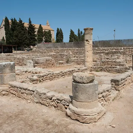 Marilen Villa
