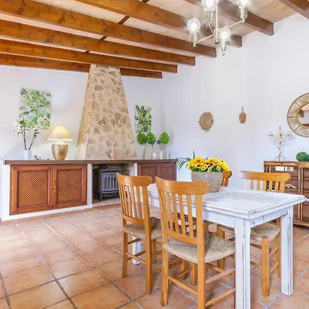 Marilen Villa *